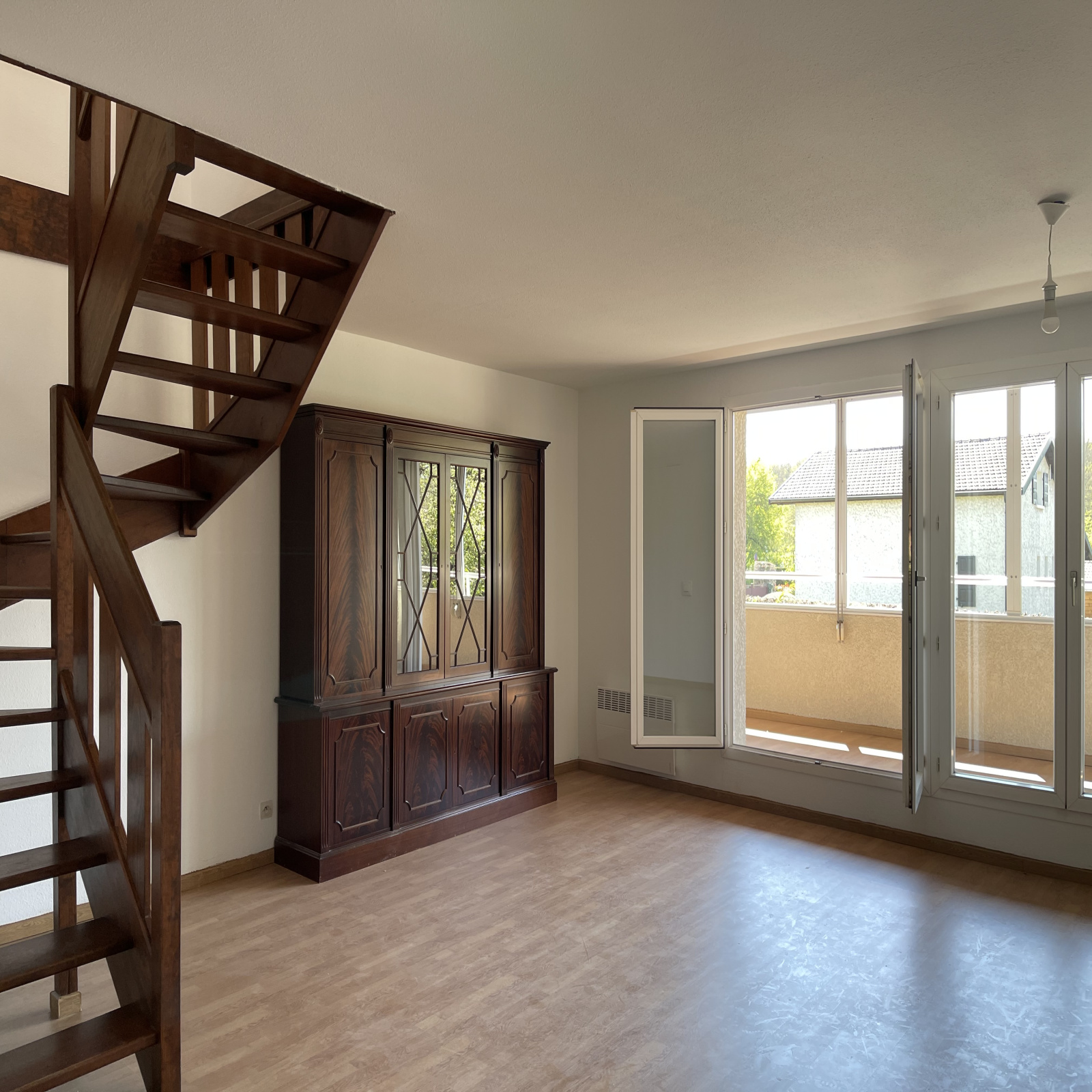 location FERNEY VOLTAIRE APPARTEMENT T3 DUPLEX de 67 m2 A LOUER